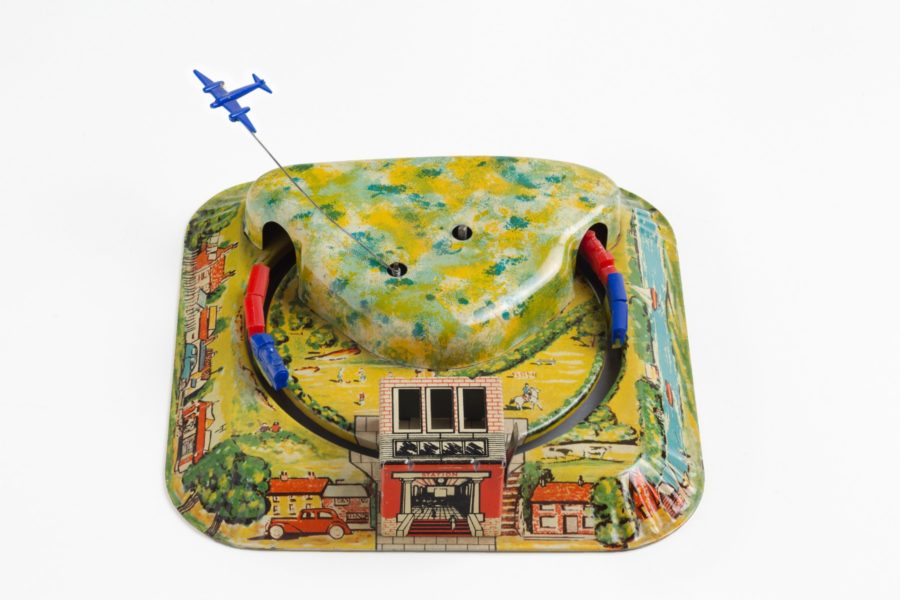 Avion et à deux trains