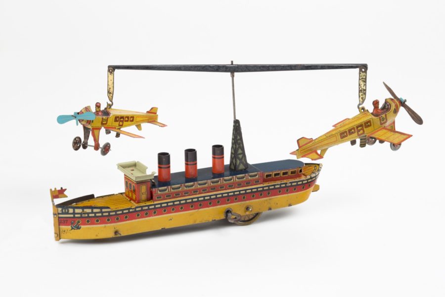 Bateau à deux avions, 237, 230