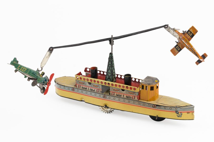 Bateau à deux avions, 226, 227