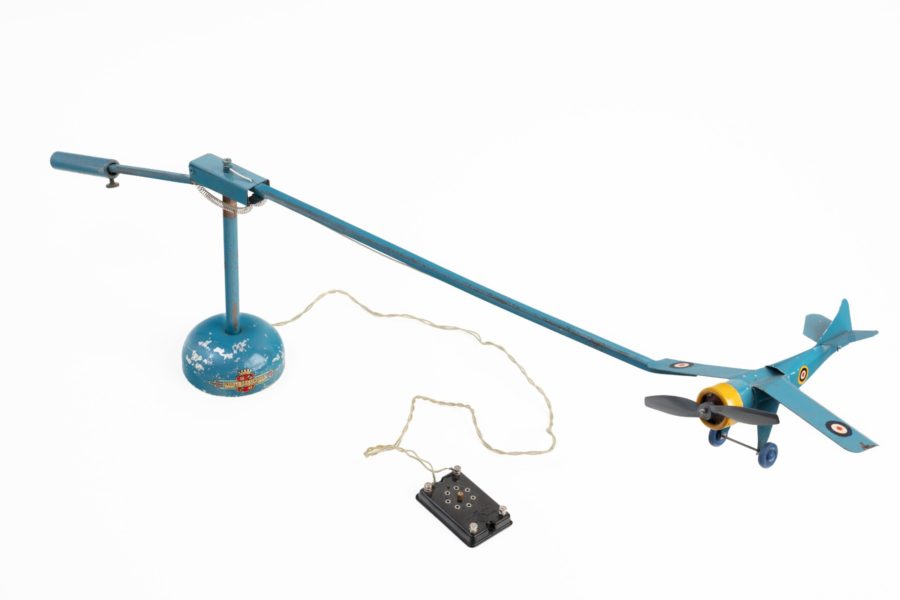 Electrotor-Powered Aeroplane