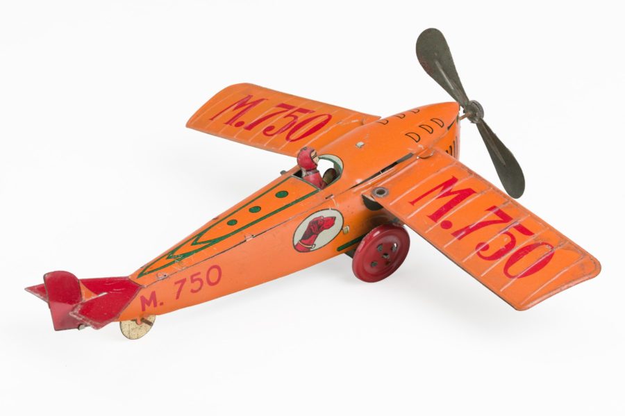 M.750 Macchi à tête de chien rouge