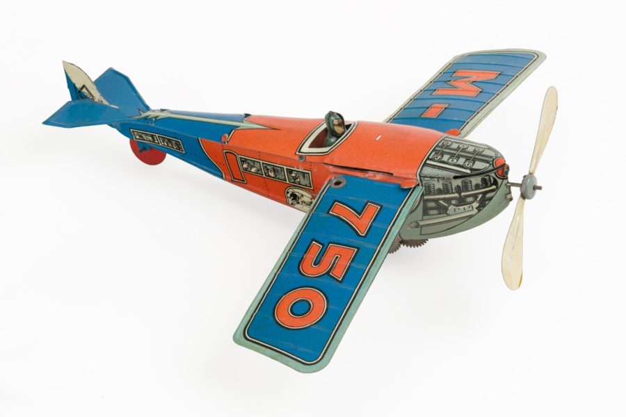 M.750 Macchi à tête de chien blanc et noir