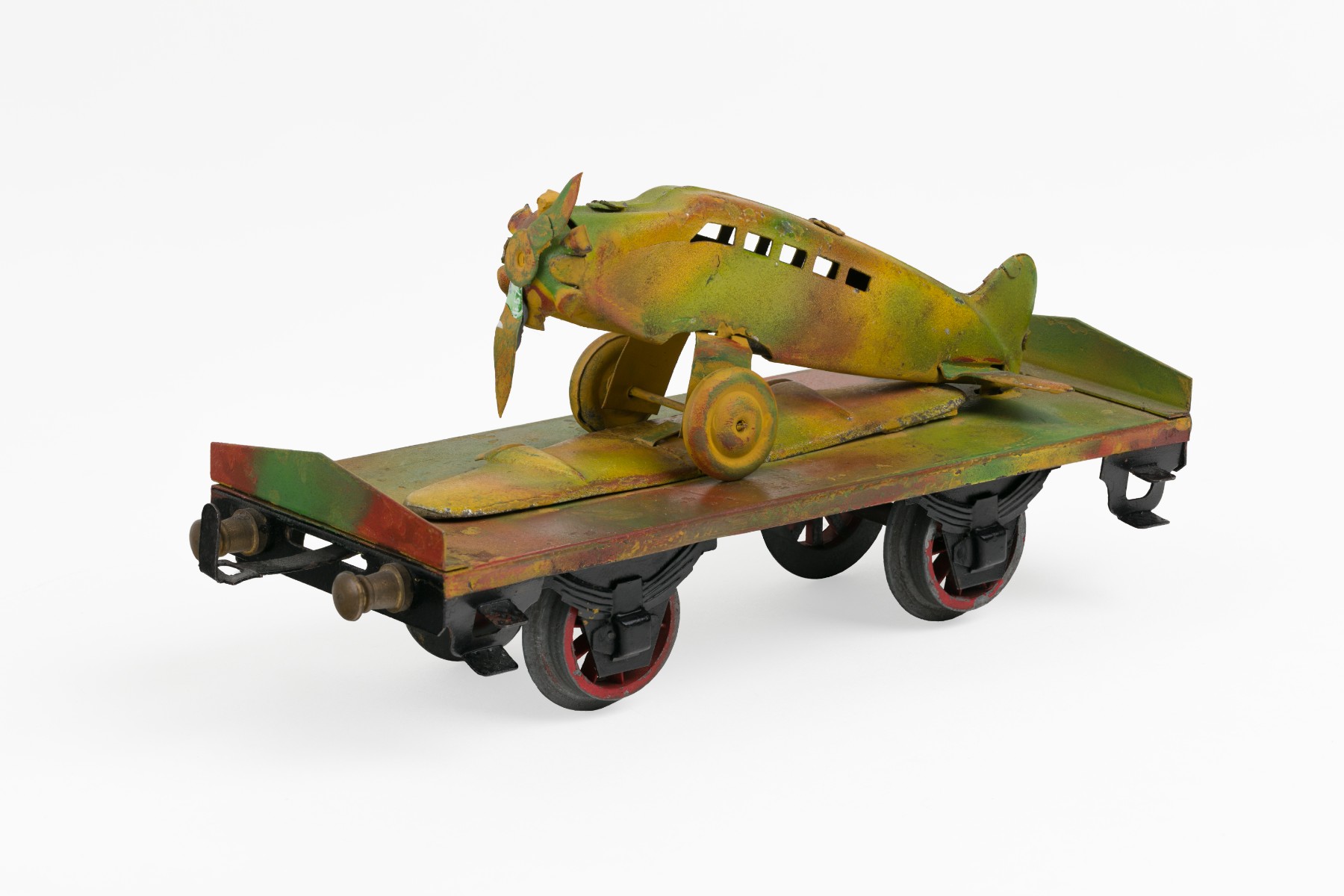 Jagdflugzeug auf einem Wagen