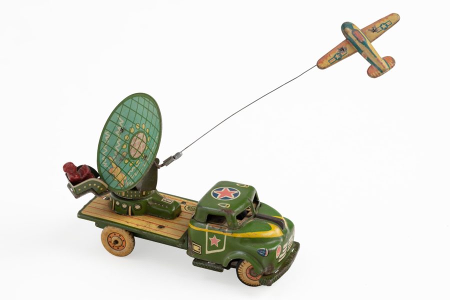 Camion-radar et avion