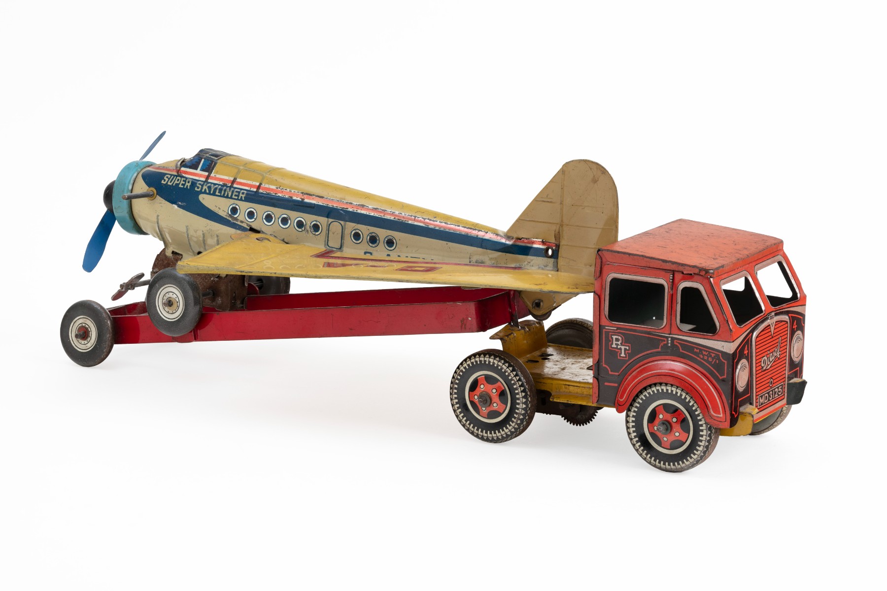 Super Skyliner sur camion