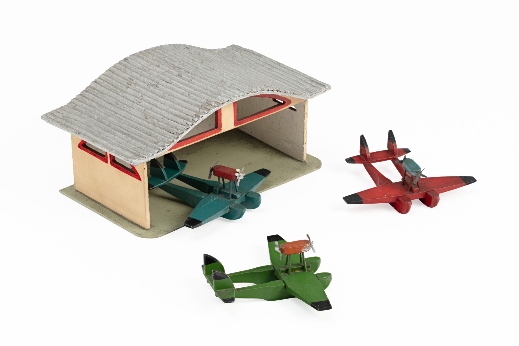 Hydravions type Dornier Wal et hangar