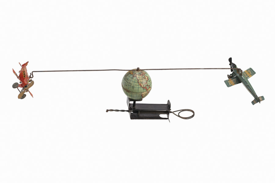 Globe aux deux avions
