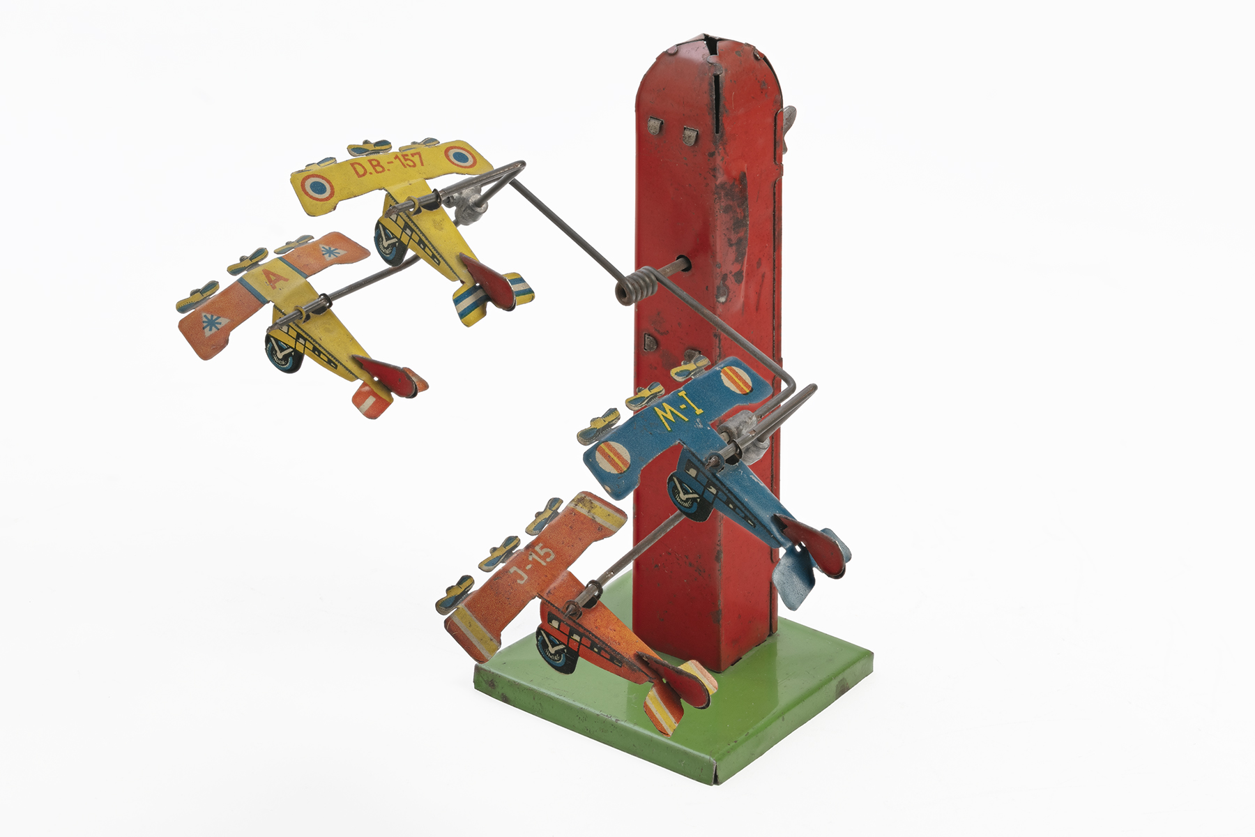 Tour et 4 avions looping