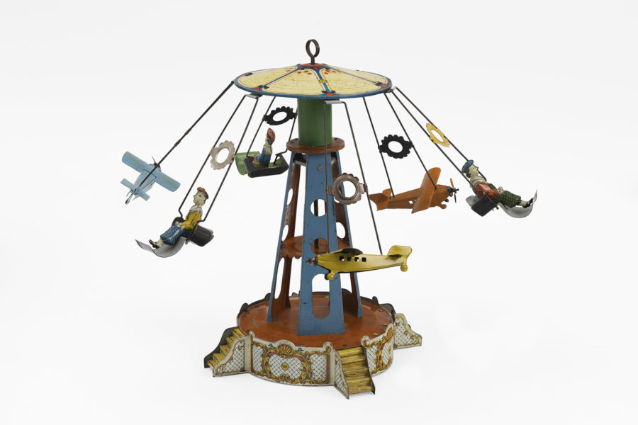 Carrousel, avions et enfants