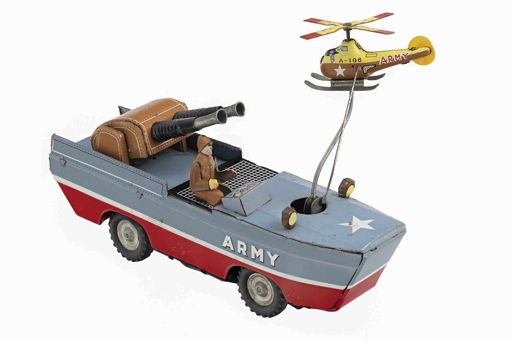 Véhicule amphibie et hélicoptère
