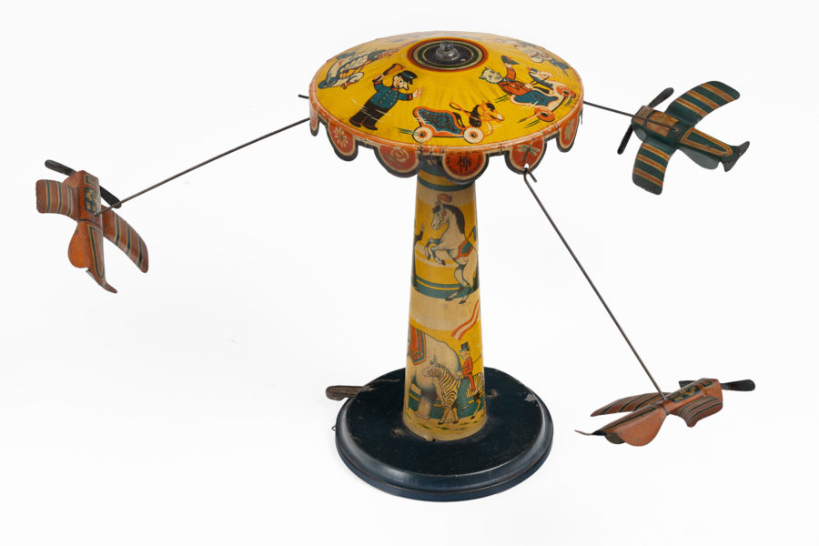 Karussell mit drei Flugzeugen